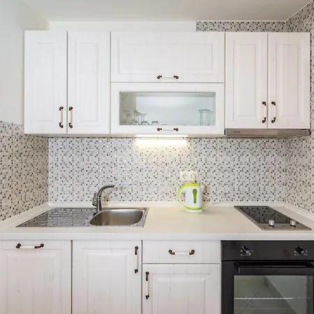 Tonka With Pool Casa de Férias Donje Rastane