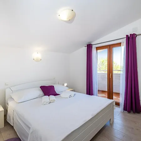 Tonka With Pool Casa de Férias Donje Rastane