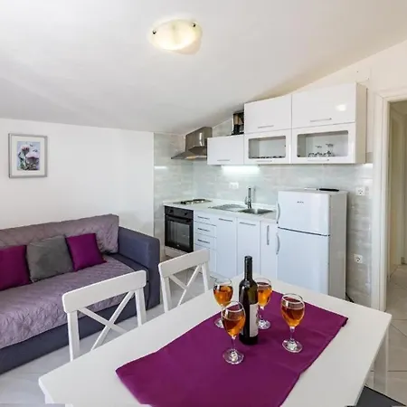 Tonka With Pool Vikendica *