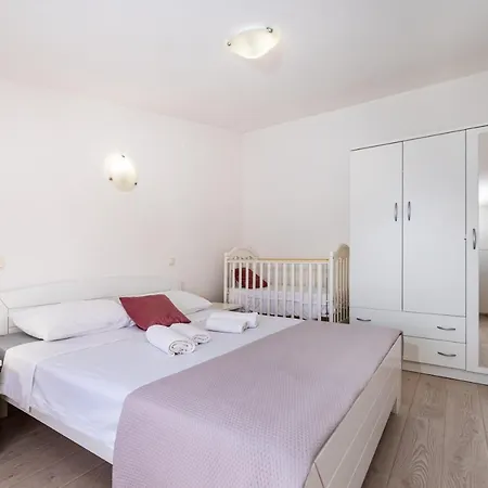 Feriehus Tonka With Pool