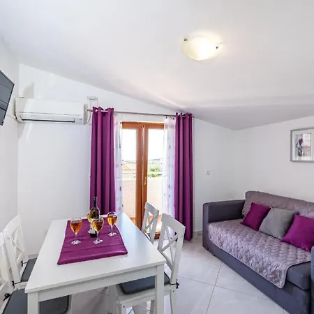 Tonka With Pool Сasa de vacaciones Donje Rastane