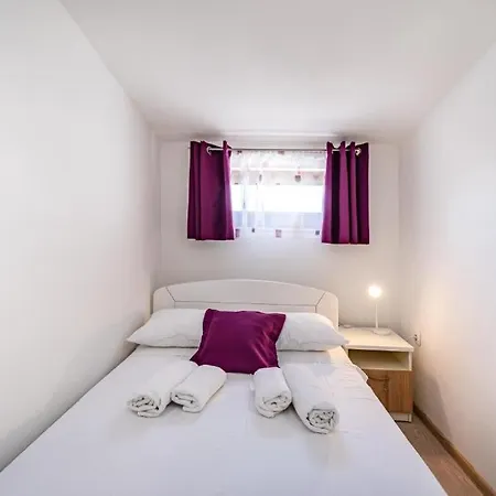 Tonka With Pool Сasa de vacaciones Donje Rastane